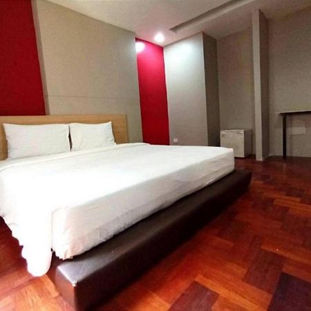 Go Inn Bts Surasak Silom Bkk โกอินน์ บีทีเอส สถานีสุรศักดิ์ Bangkok Esterno foto